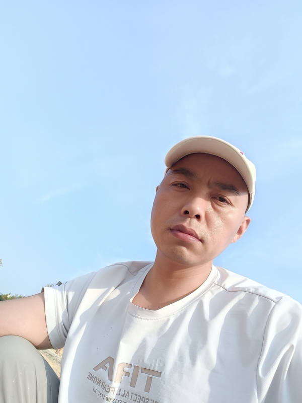 哥哥的第一张照片--上杭相亲网