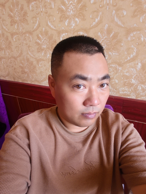 擦亮眼睛向前看的第一张照片--上杭相亲网